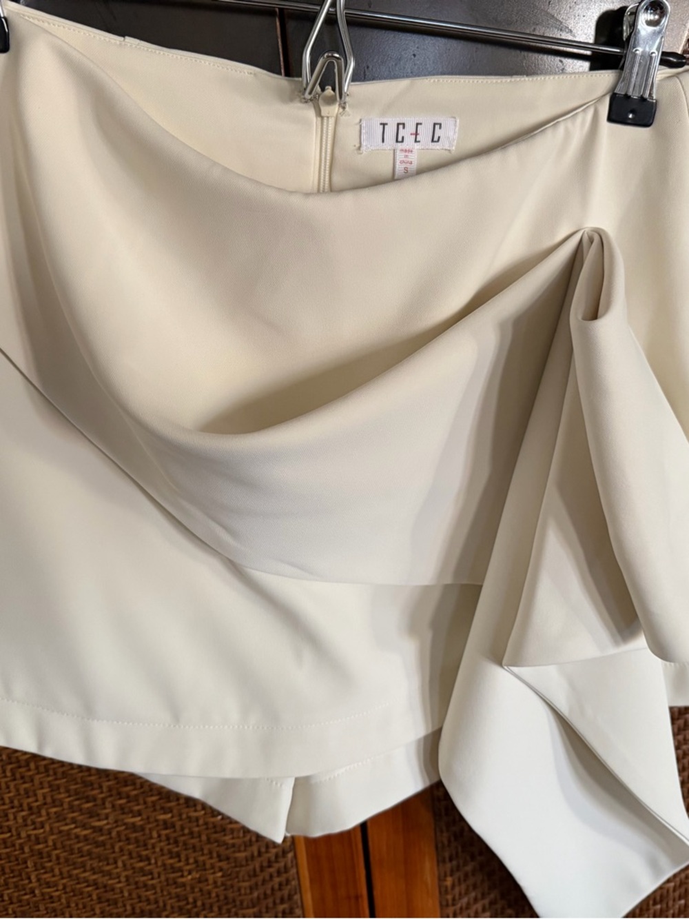 TCEC Cream Two-Piece Set - Picture 6 of 12